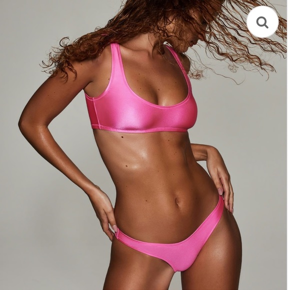 Sw6. Skims shine swim tanga bikini bottom in Taffy Pink NWT medium ๐ - Picture 1 of 5